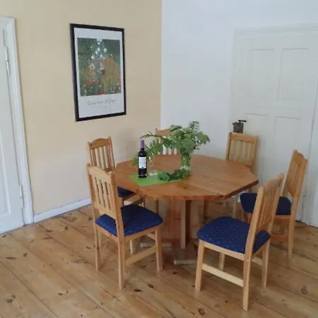 Schlosshof Apartment Altenhausen