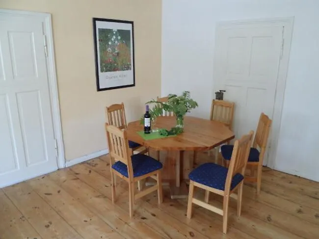 Schlosshof Apartment Altenhausen